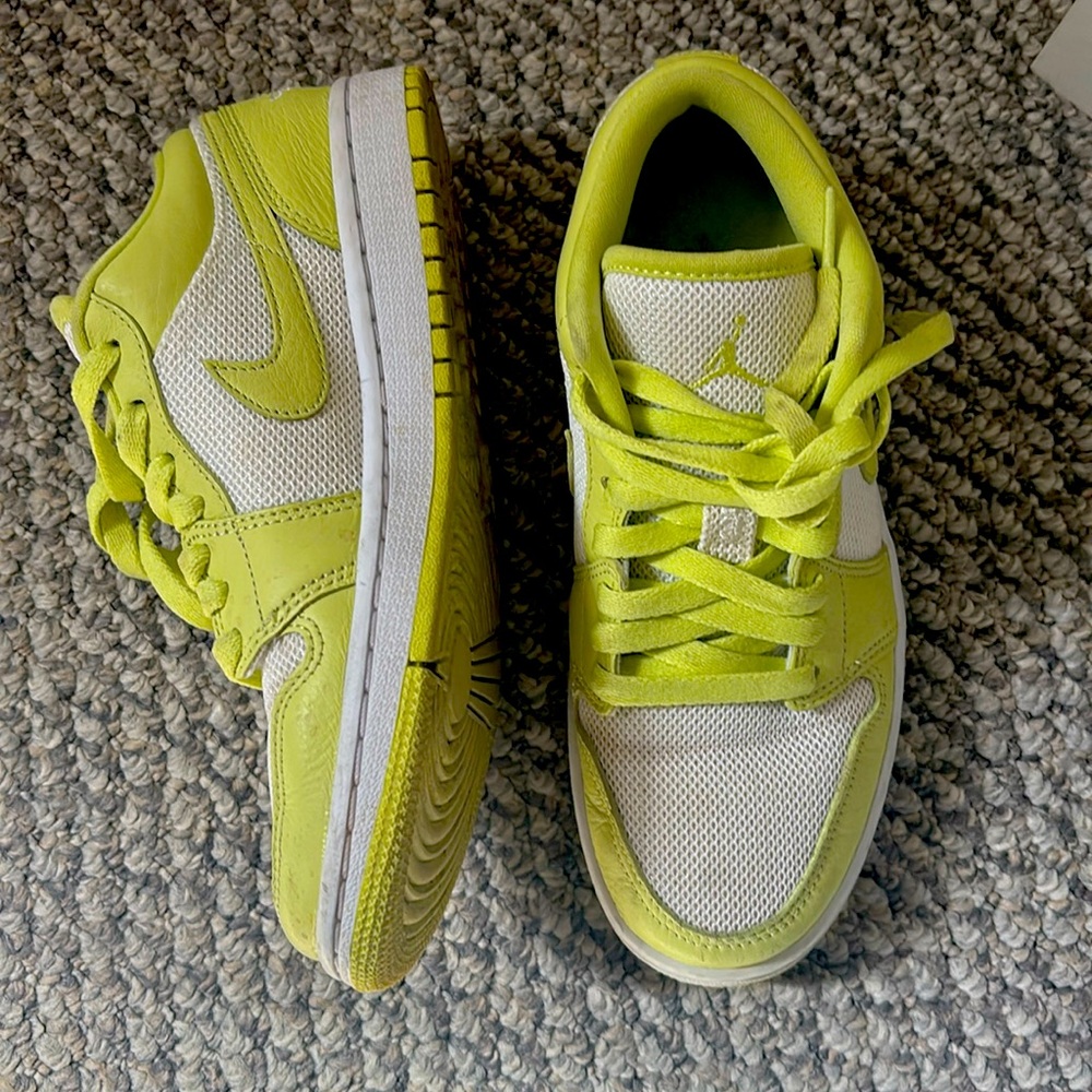 Nike Air Jordan 1 Low 'Limelight' - Woman